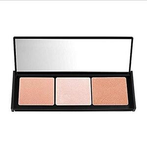 Cargo_HD Picture Perfect
Illuminating Palette New In Box